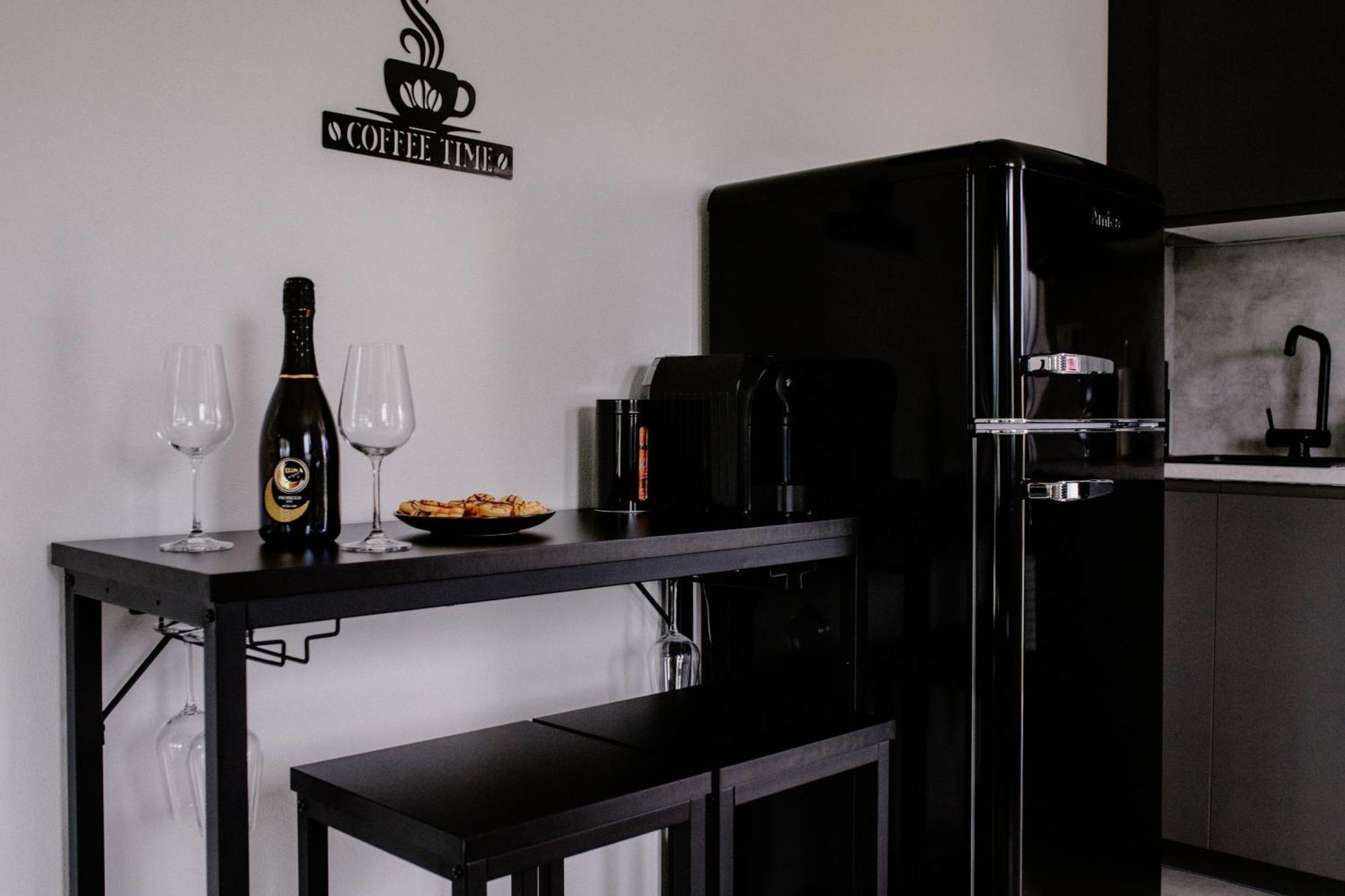 Apartment Fratello Šoporňa Екстериор снимка