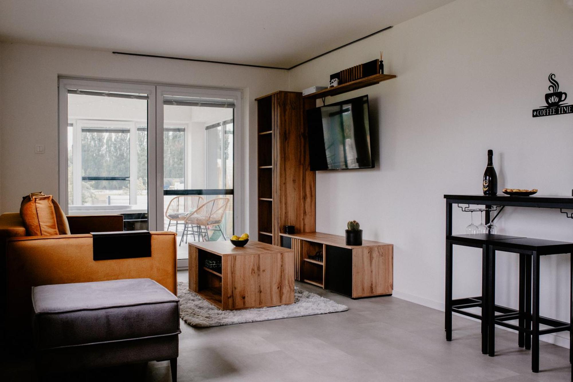 Apartment Fratello Šoporňa Екстериор снимка