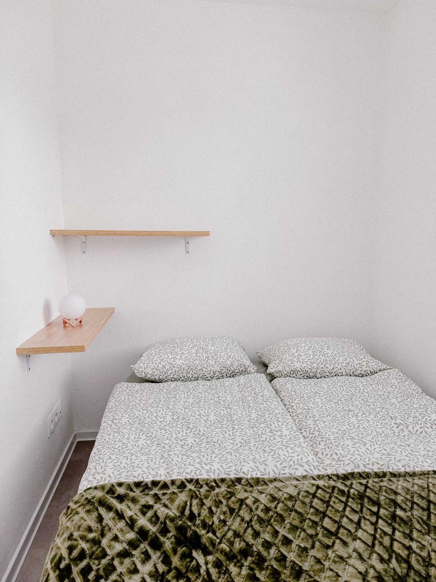 Apartment Fratello Šoporňa Екстериор снимка