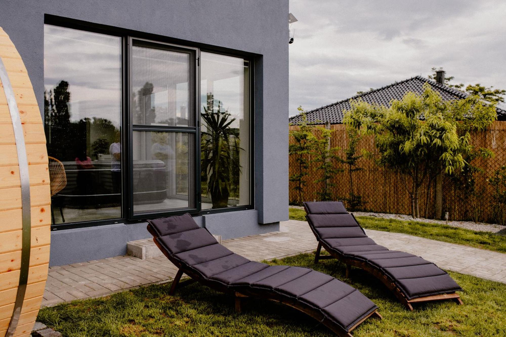 Apartment Fratello Šoporňa Екстериор снимка